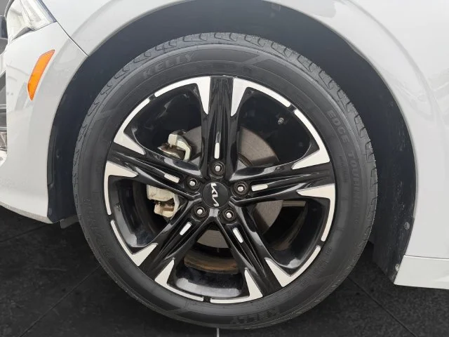 Used 2024 Gray Kia GT-Line image 9
