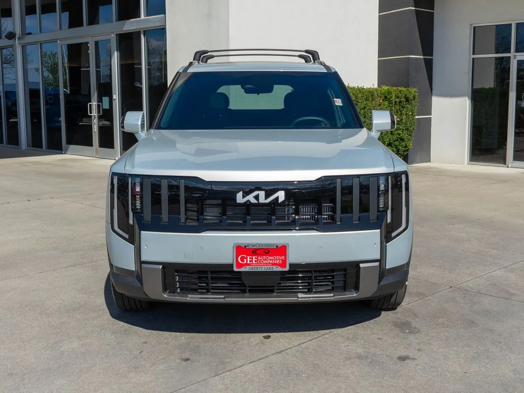 New 2027 Ivory Silver Kia S image 2