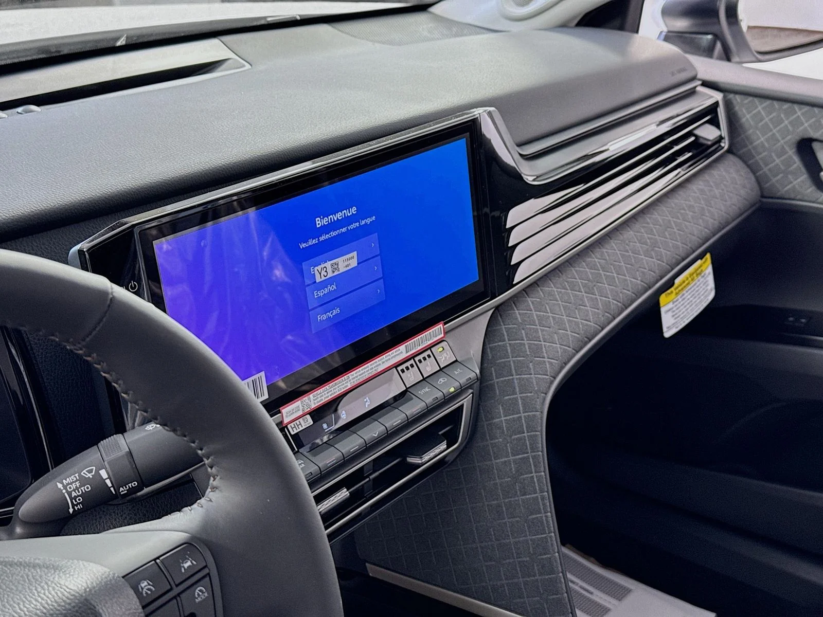 New 2026 Wind Chill Pearl <sup>1</sup> Toyota  XLE AWD image 7
