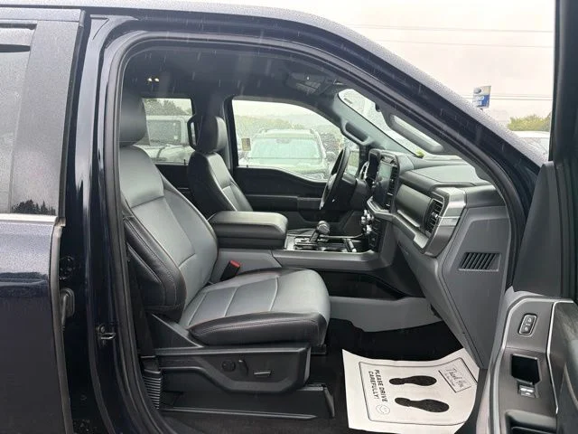 Used 2025 Antimatter Blue Metallic Ford Lariat image 36