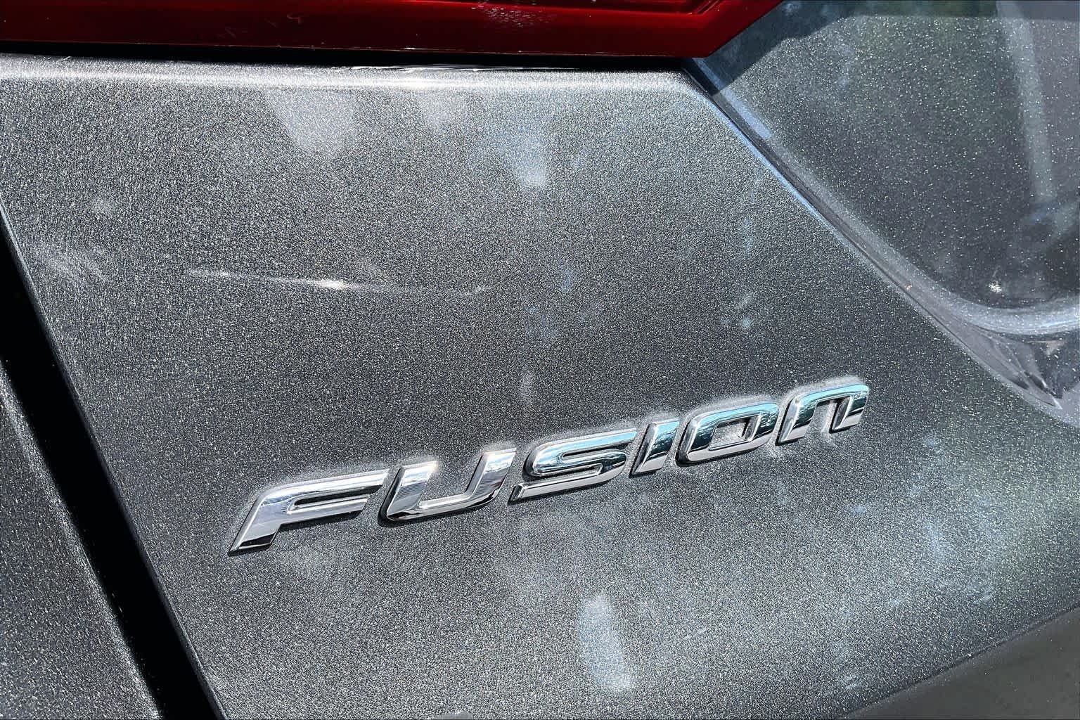 Used 2018 Magnetic Ford SE image 10