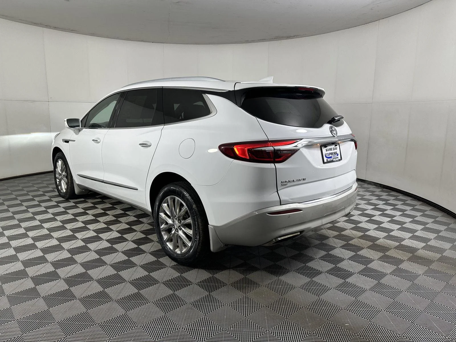 Used 2020 Summit White Buick Premium image 12
