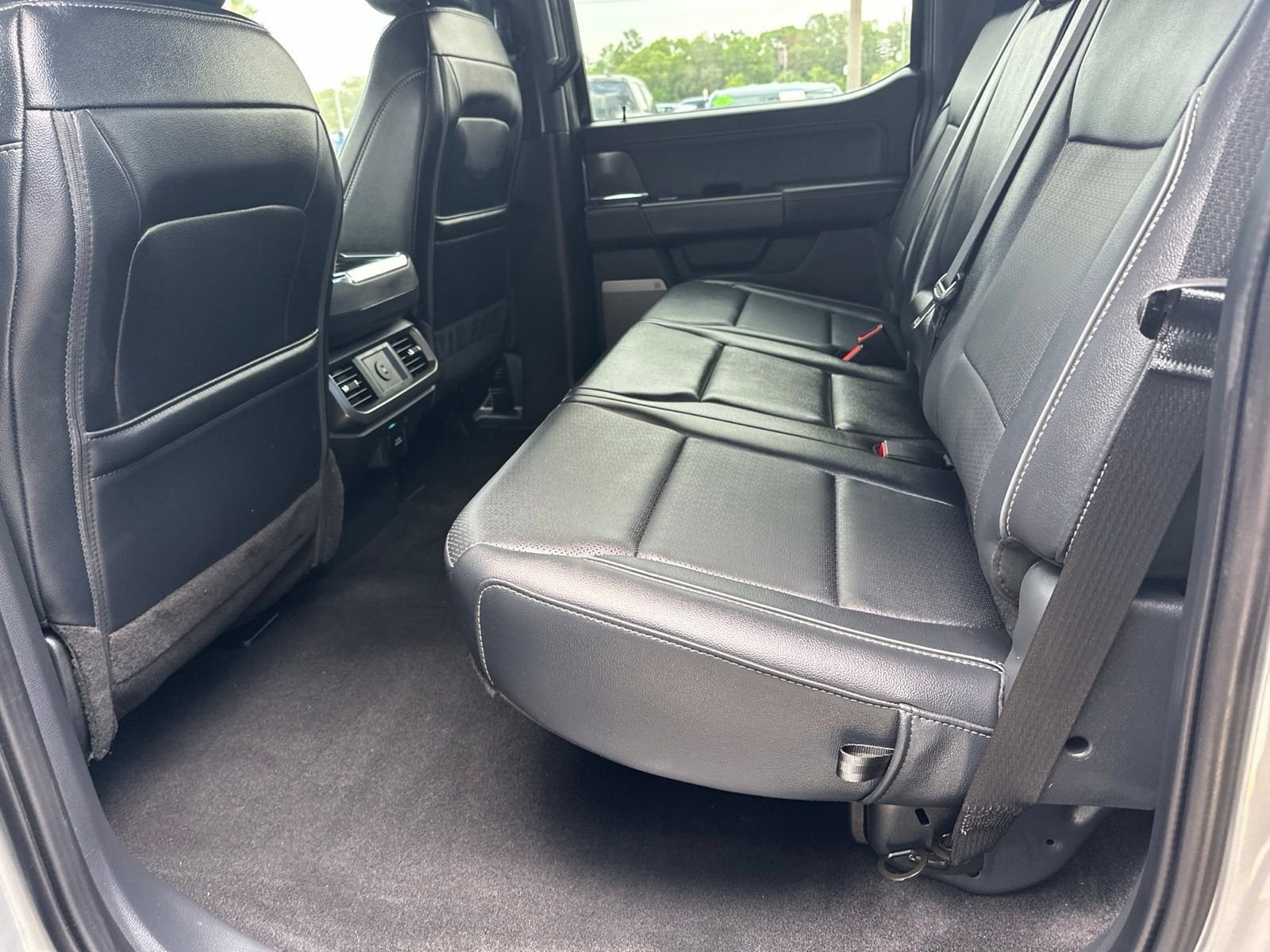 Used 2025 Silver Metallic Ford Lariat image 15