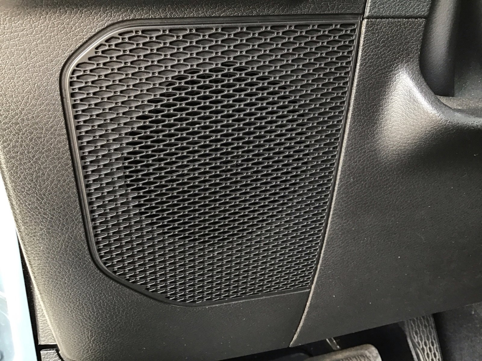 Used 2025 Anvil Clearcoat Jeep Sport image 23