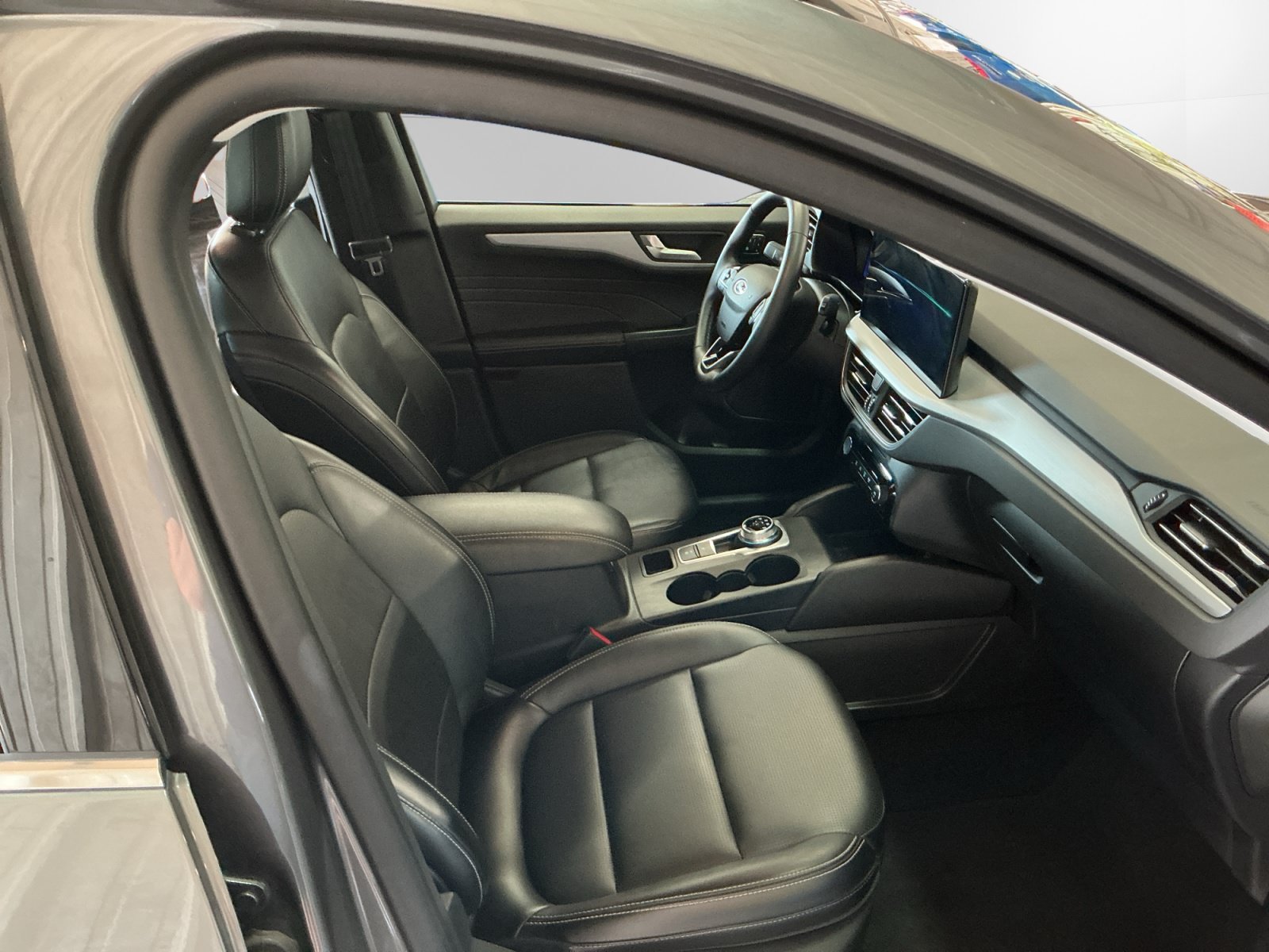 Certified Used 2025 Light Blue Clearcoat Metallic Ford Platinum image 15