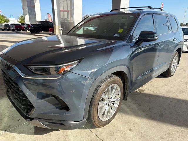 Pre-Owned 2024 Toyota Grand Highlander Platinum