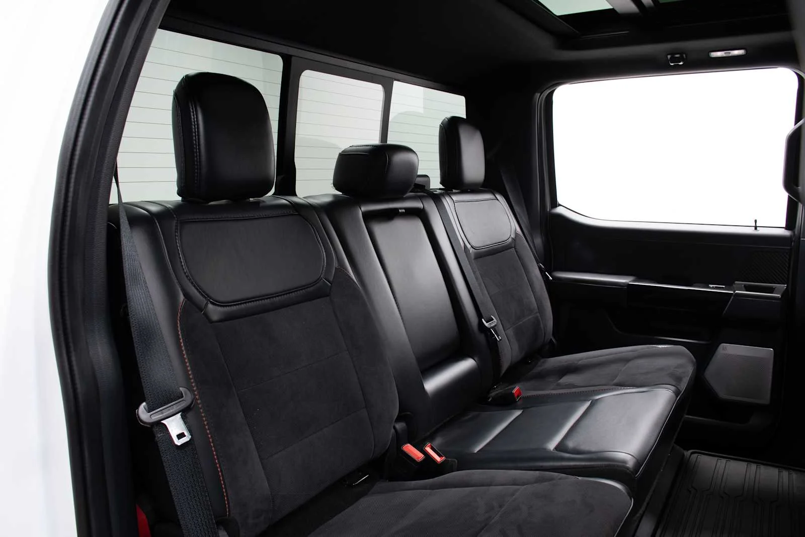 2023 Ford F-150 Raptor - Photo 28