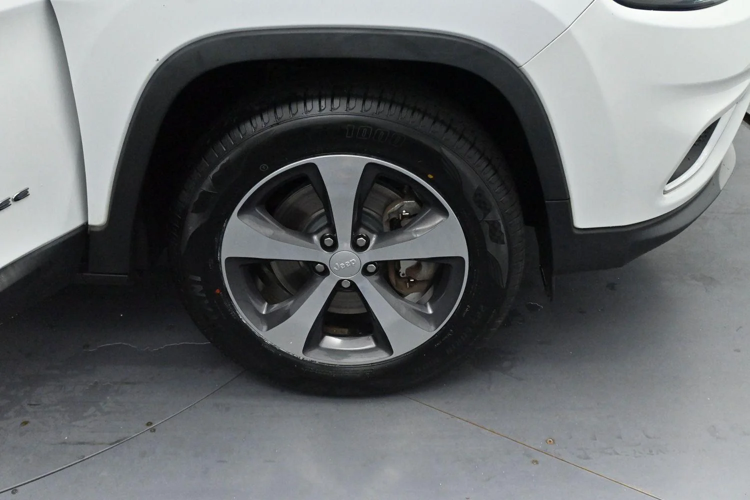 Used 2019 Bright White Clearcoat Jeep Limited image 31