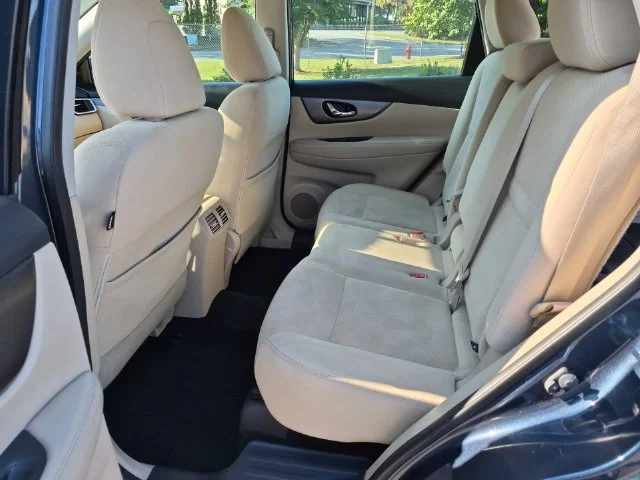 Used 2016 Blue Nissan SV image 28