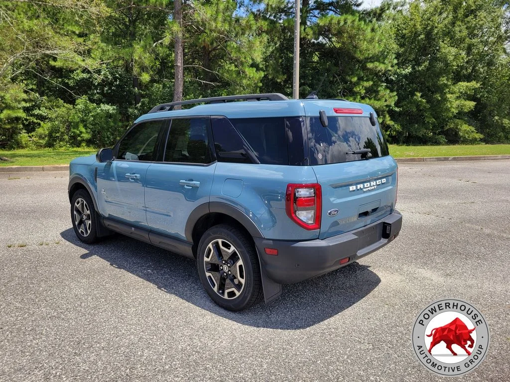 Used 2023 Blue Ford Outer Banks image 3