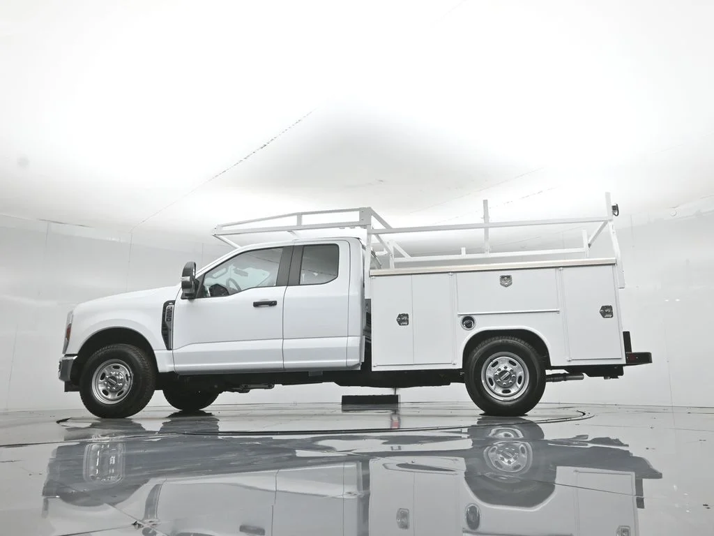 New 2026 Oxford White Ford XL image 57