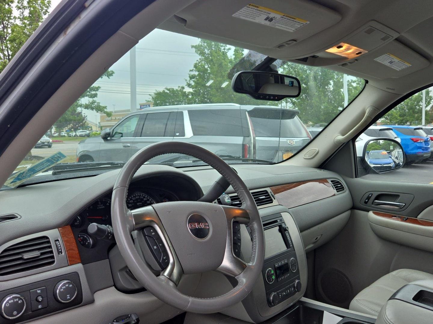 Used 2007 Summit White GMC SLT image 3