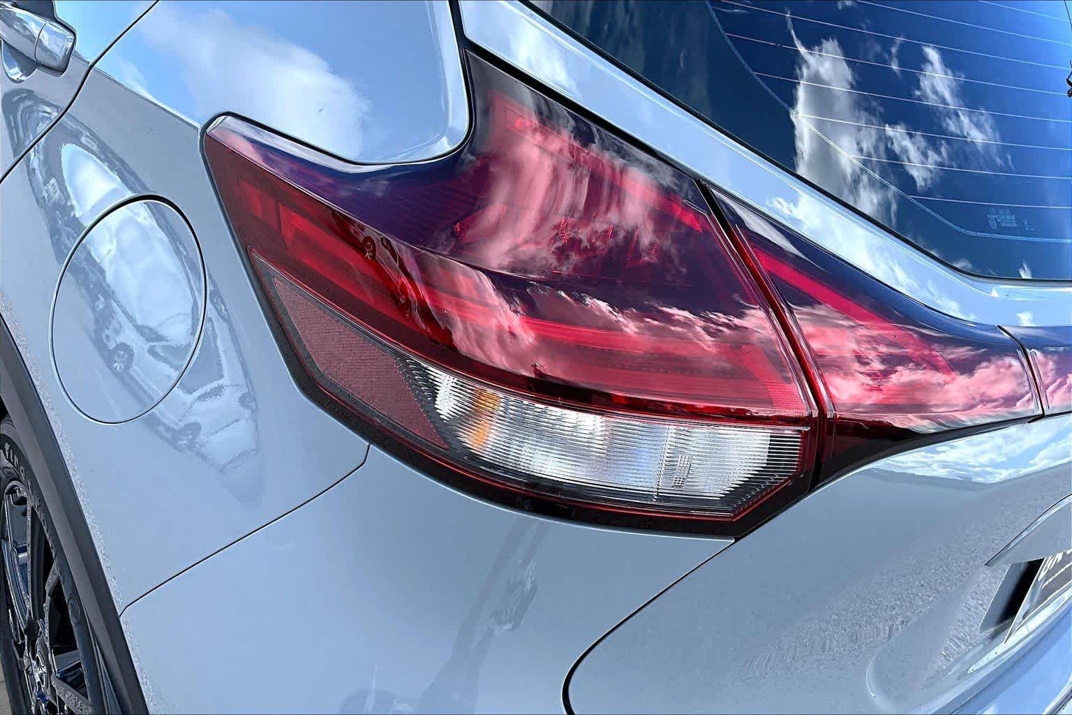 Used 2023 Boulder Gray Pearl Nissan SR image 29