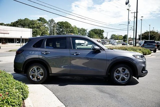New 2027 Modern Steel Metallic Honda LX image 13