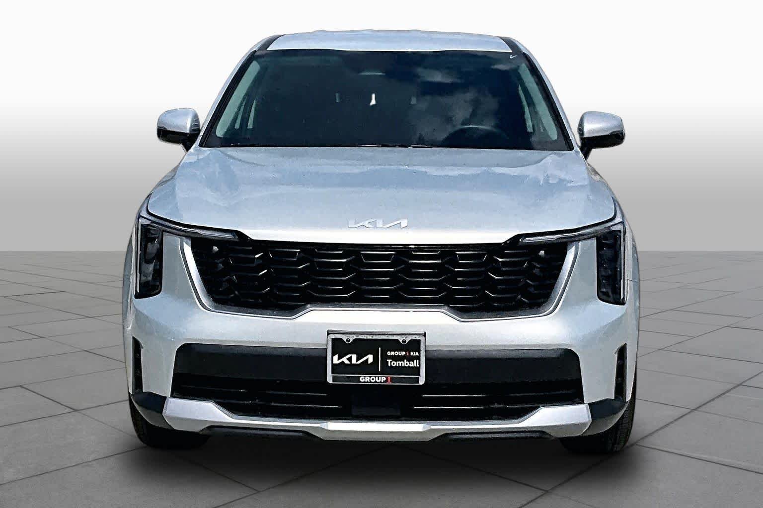 New 2026 Ivory Silver Kia LX image 4