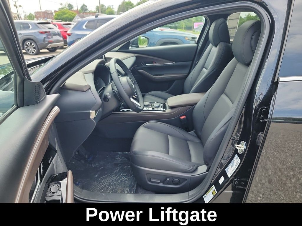 2025 Mazda CX-30 Premium - Photo 10