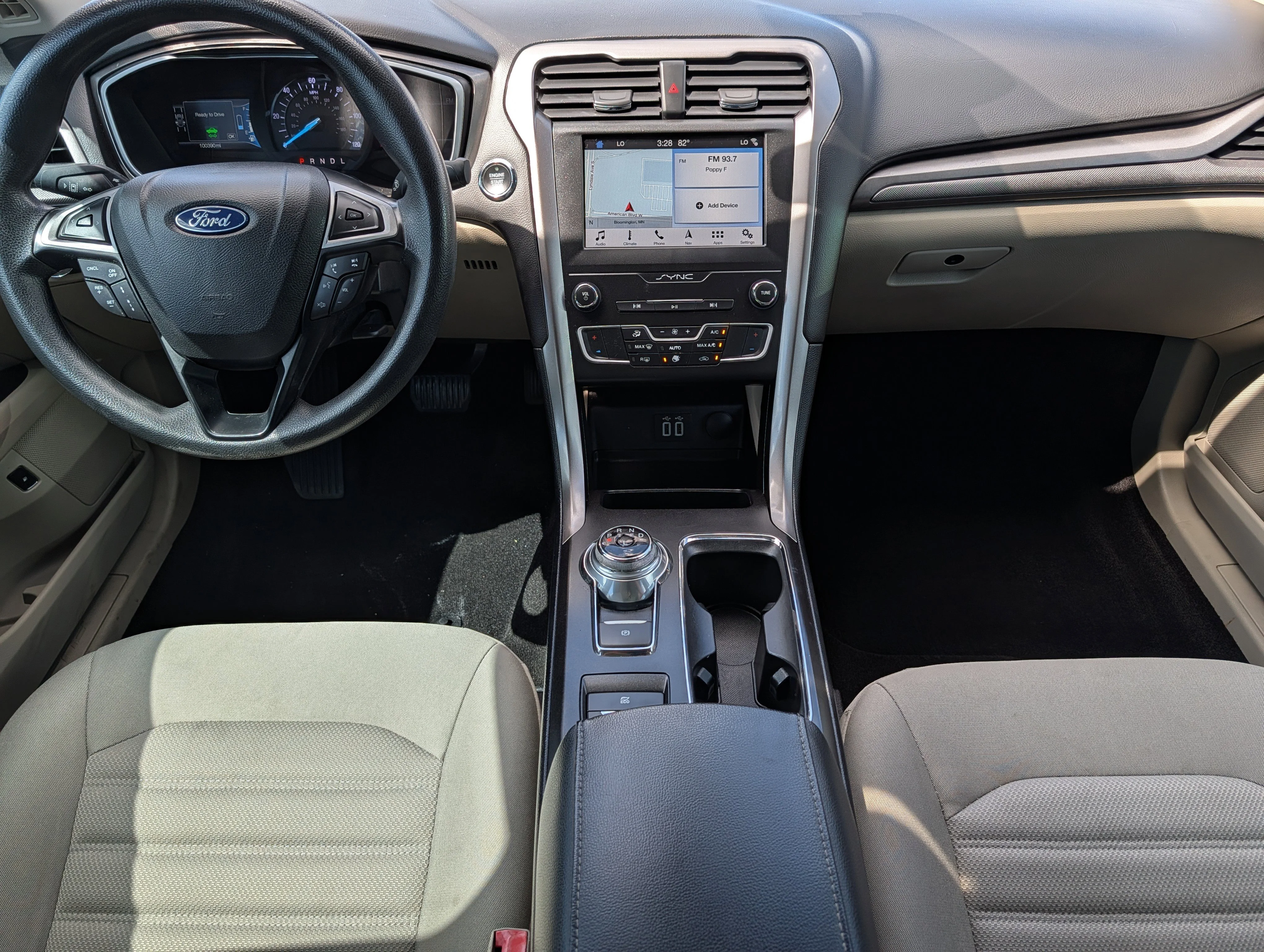 Used 2019 Magnetic Metallic Ford SE image 10