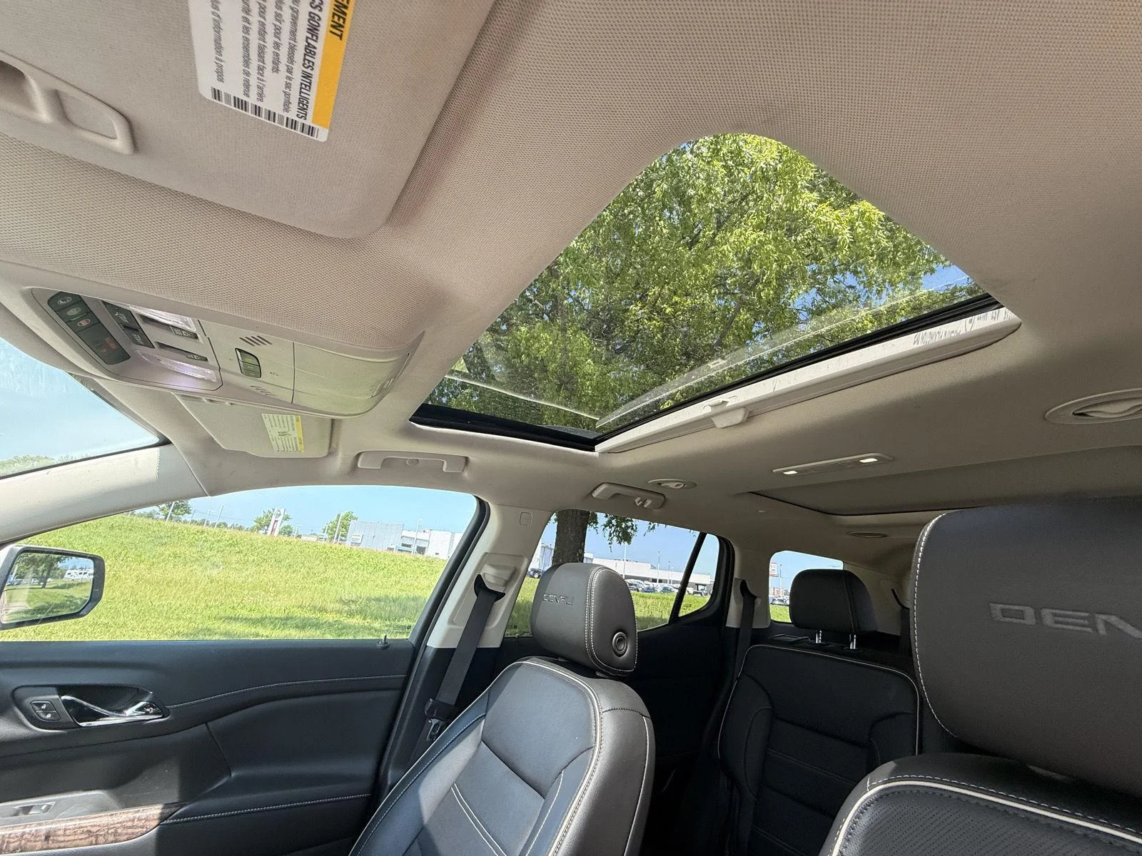 Used 2020 White Frost Tricoat GMC Denali image 25