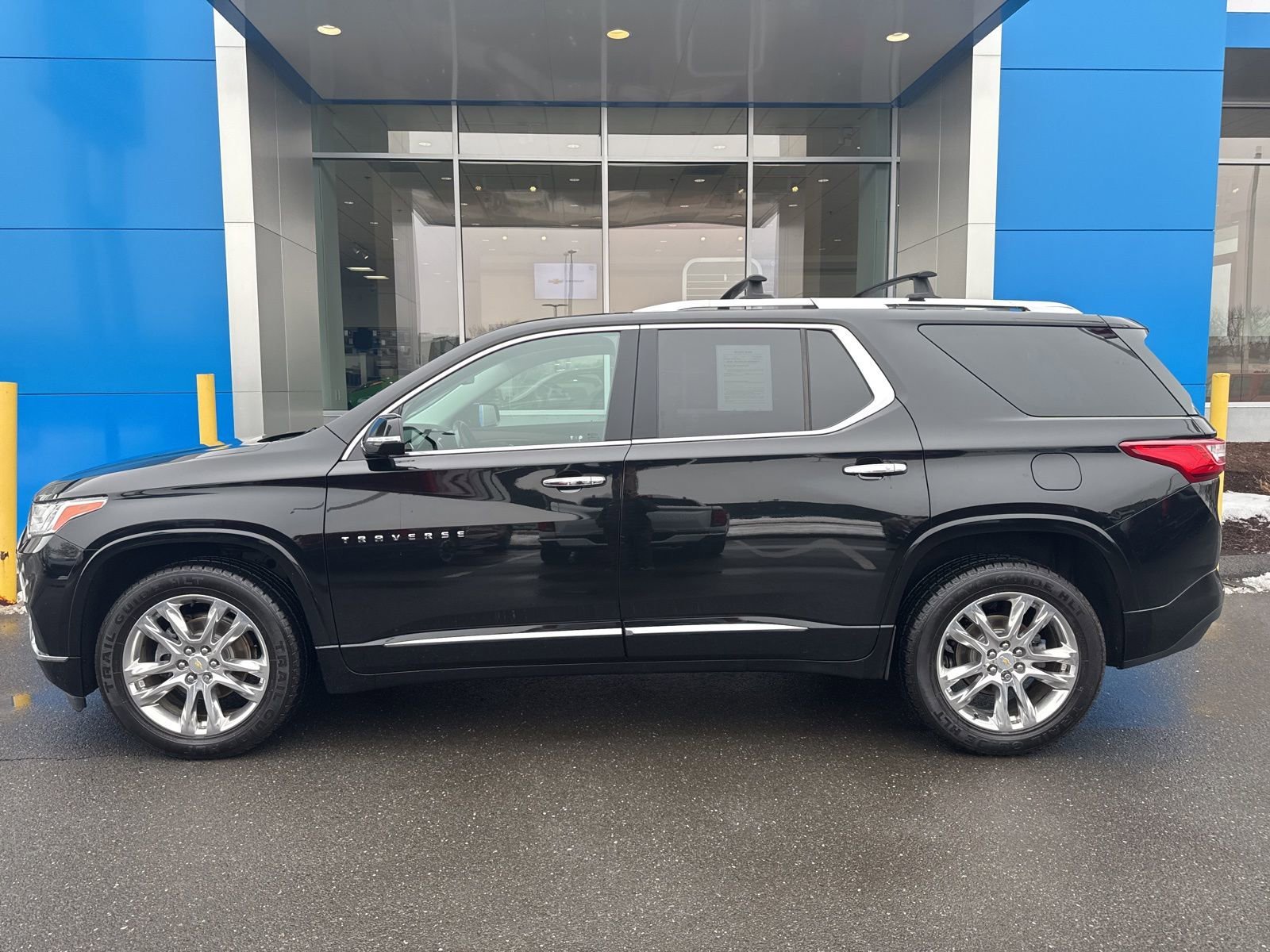 Used 2019 Mosaic Black Metallic Chevrolet High Country image 9
