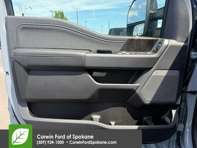 New 2026 Glacier Gray Metallic Tri-Coat Ford Lariat image 18
