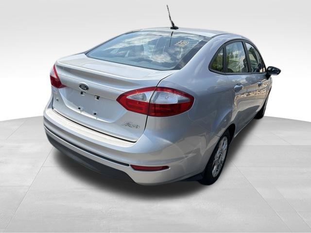 Used 2014 Ingot Silver Metallic Ford SE image 3