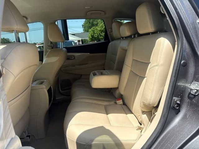 Used 2015 Gray Nissan SL image 11