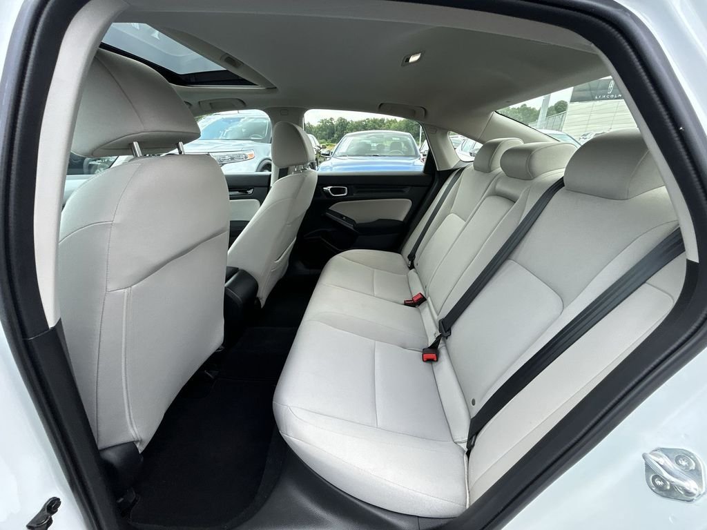Used 2022 White Honda EX image 28
