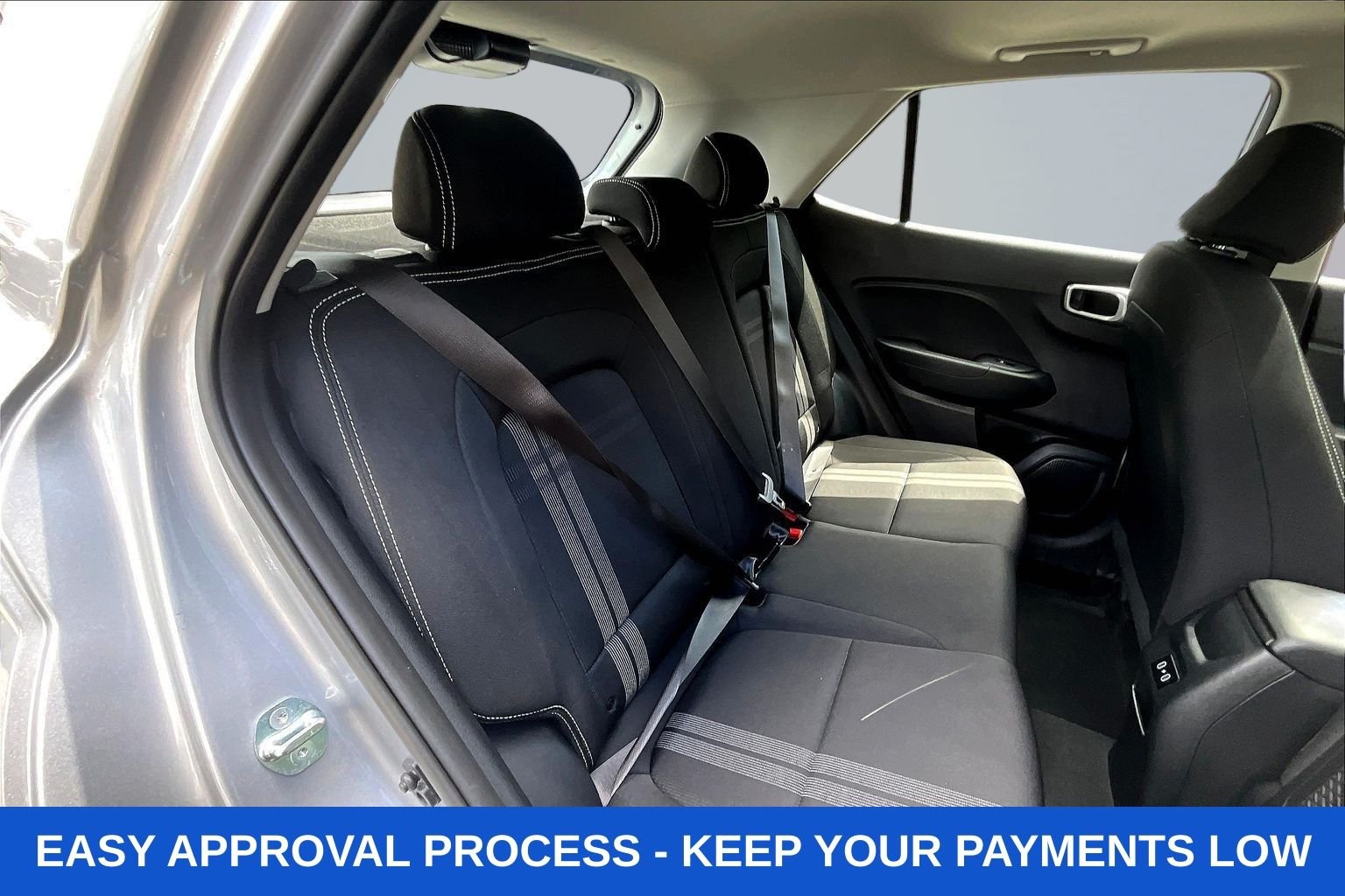 Used 2025 Silver Hyundai SEL image 31