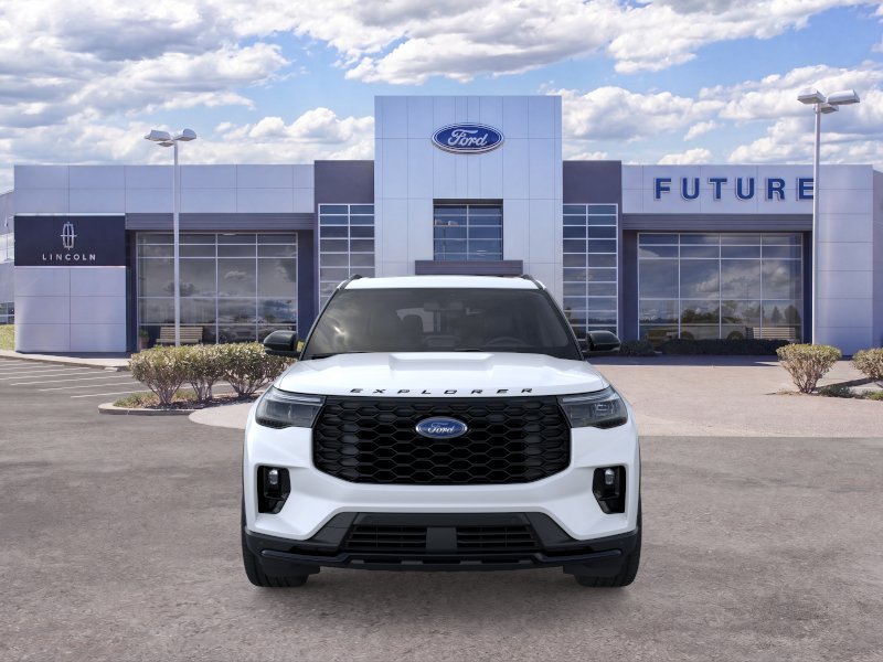 New 2026 Star White Metallic Tri-Coat Ford ST-Line image 6