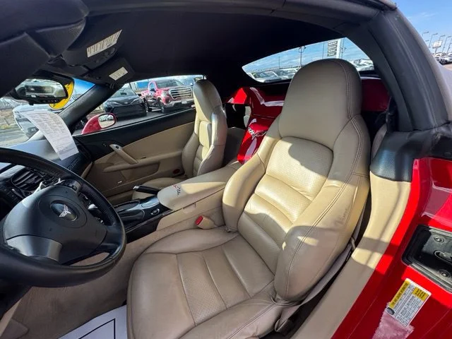 Used 2007 Victory Red Chevrolet  image 16