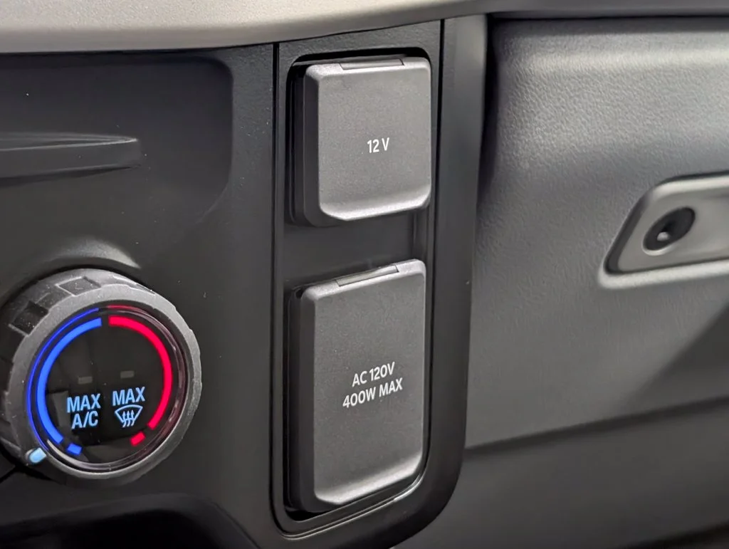 New 2027 Carbonized Gray Metallic Ford F-250® XLT image 8