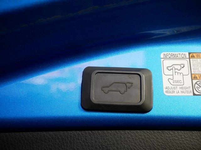 Used 2017 Electric Storm Blue Toyota XLE w/ Convenience Pkg image 15