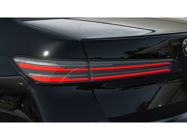 New 2027 Black Sapphire Metallic BMW i7 image 8