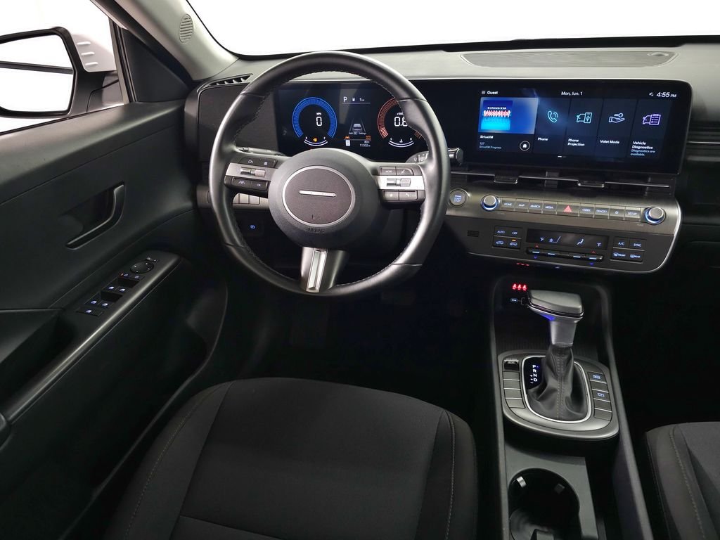 2025 Hyundai Kona SEL - Photo 17