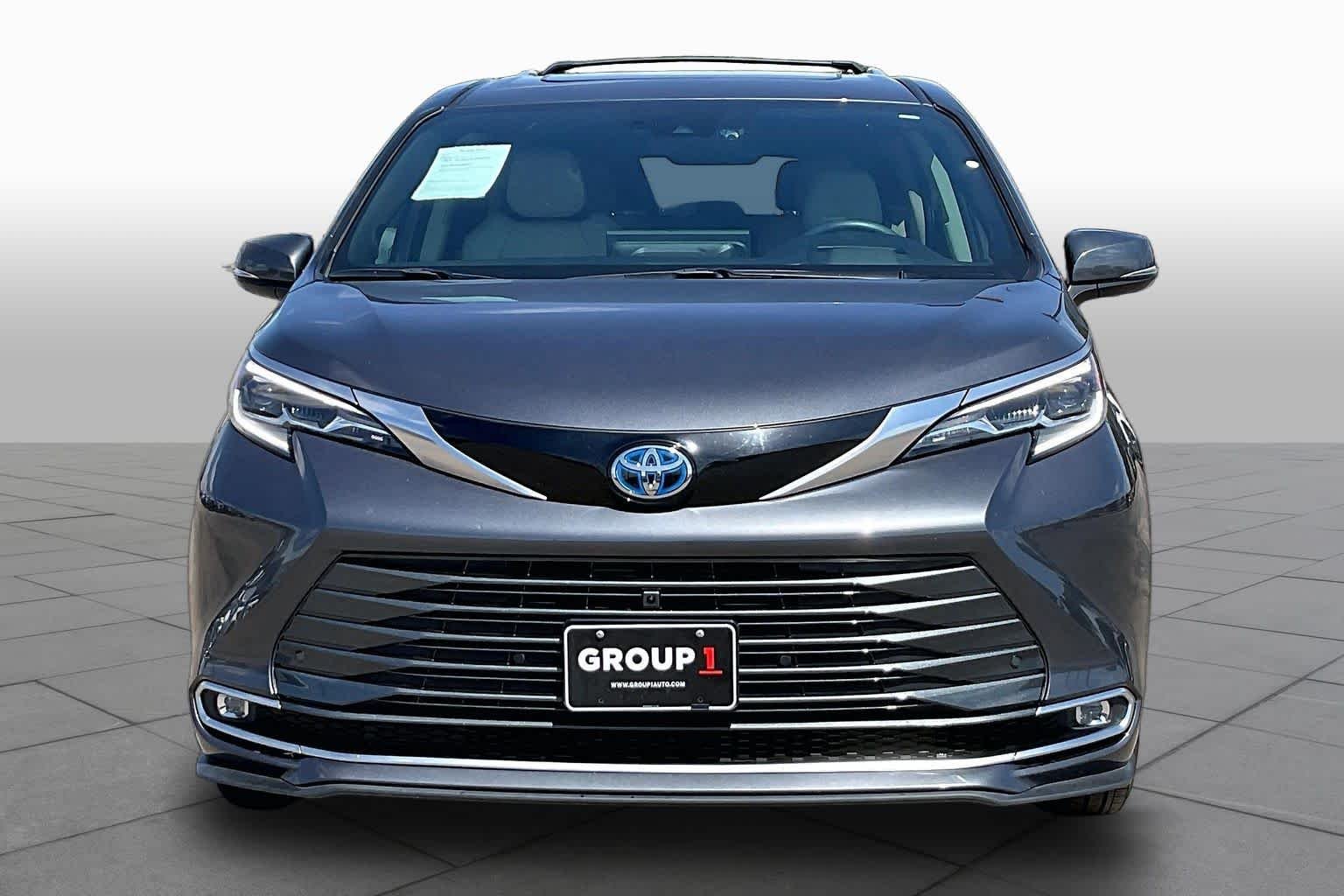 Used 2025 Magnetic Gray Metallic Toyota Platinum image 4