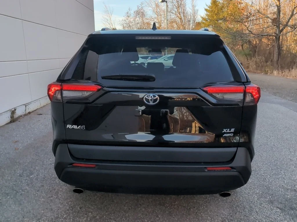 2023 Toyota RAV4 XLE - Photo 7