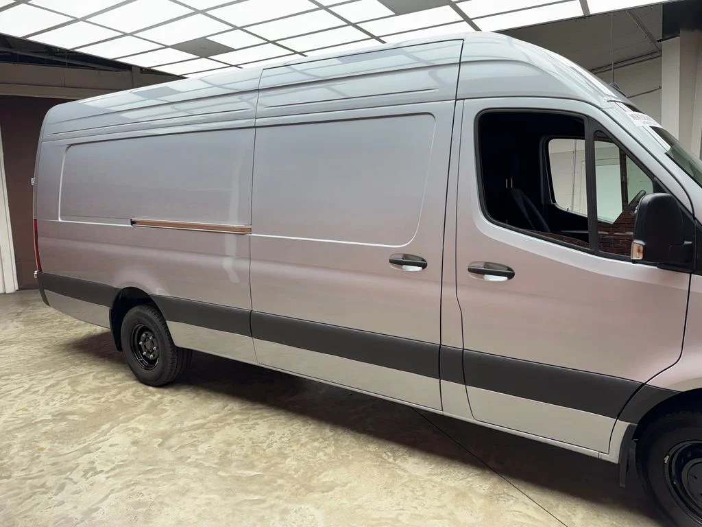Used 2025 Silver Mercedes-Benz Cargo 170 WB image 7