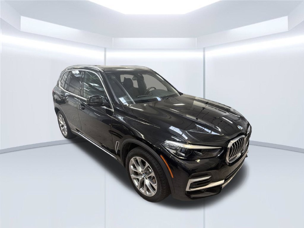 Used 2022 Black BMW sDrive40i image 2