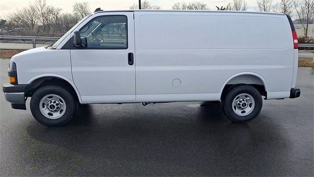 2025 GMC Savana Cargo Work Van - Photo 6