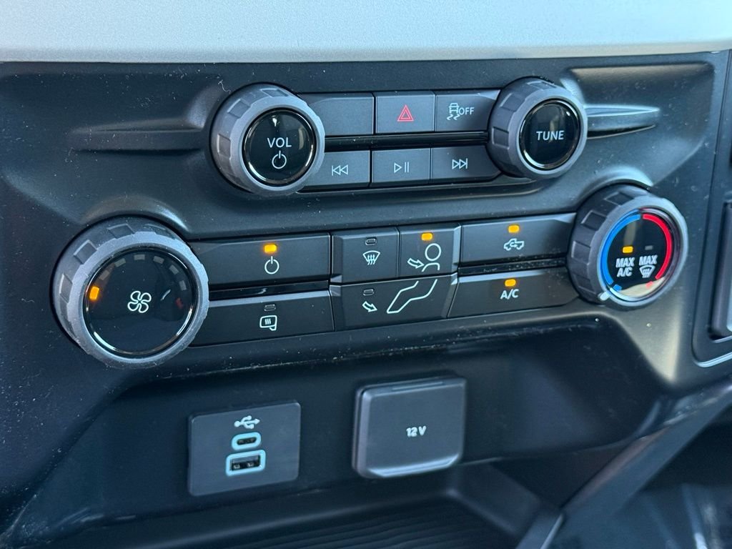 New 2026 Agate Black Metallic Ford F-250® XLT image 10