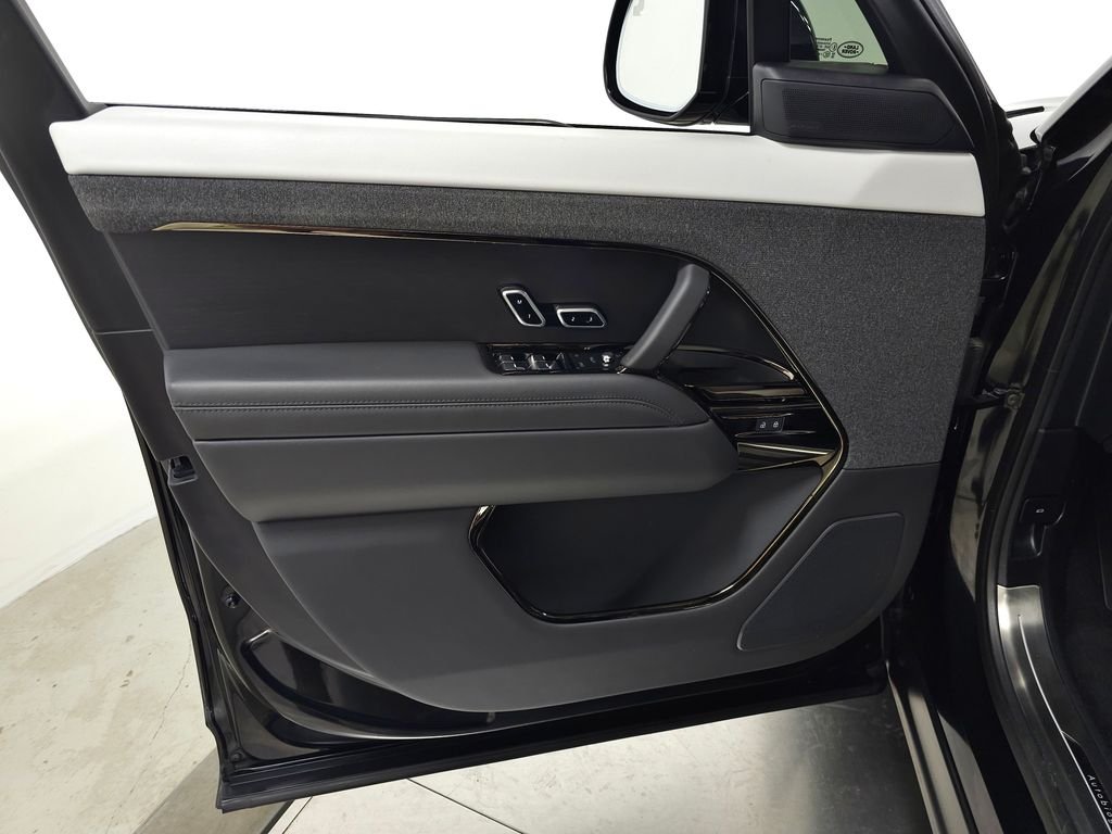Used 2025 Black Land Rover Autobiography image 14