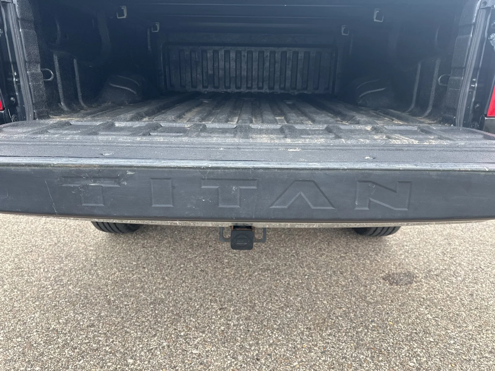 2017 Nissan Titan XD SV - Photo 31