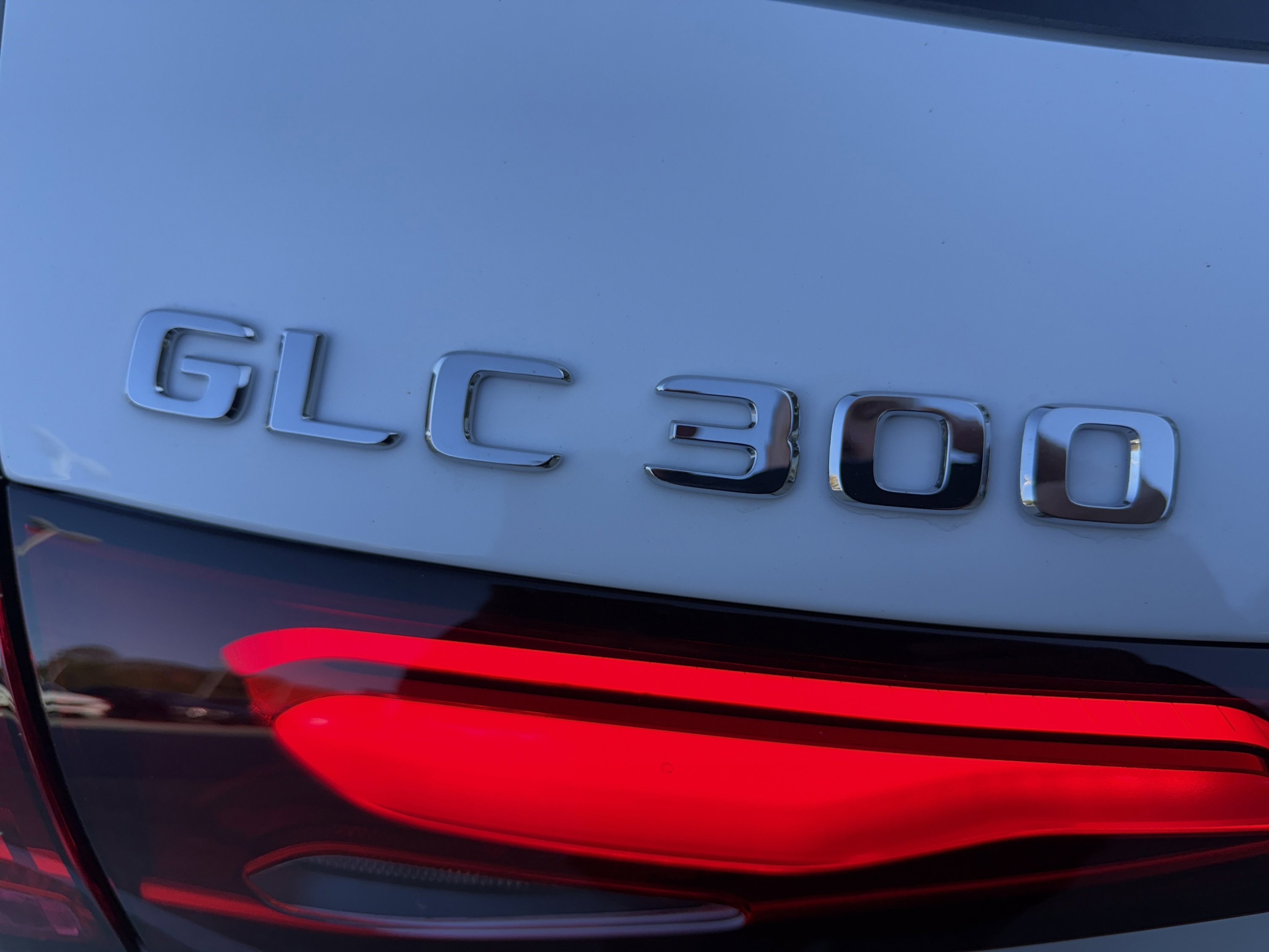 Used 2026 Polar White Mercedes-Benz GLC 300 image 10