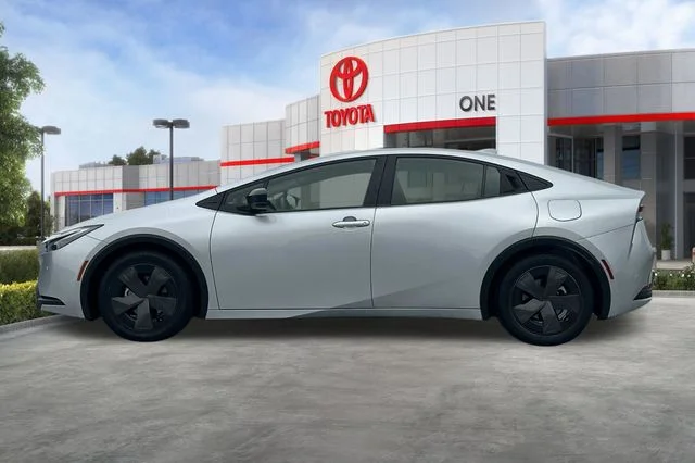 Used 2023  Toyota LE image 8