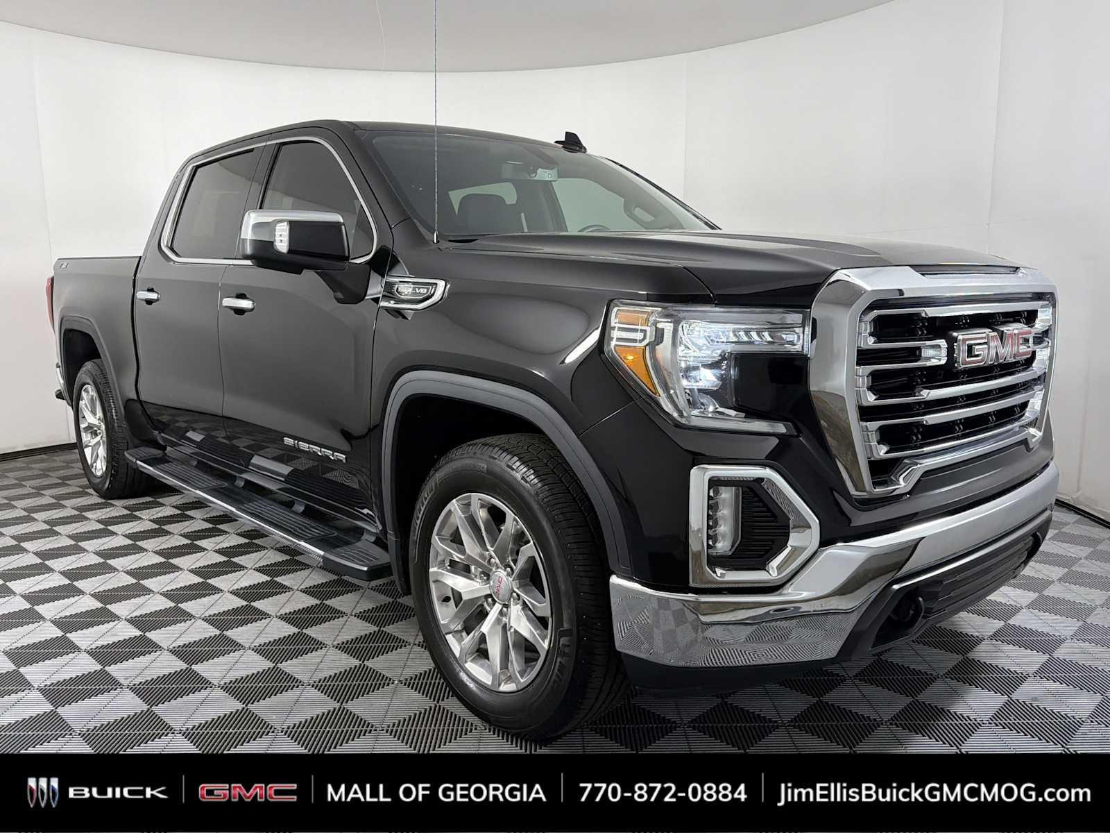 2022 GMC Sierra 4WD Crew Cab Short Box SLT's photo