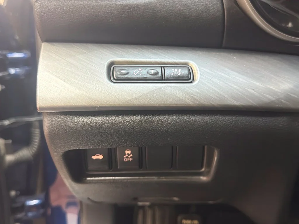 Used 2017 Deep Blue Pearl Nissan 3.5 SV image 24
