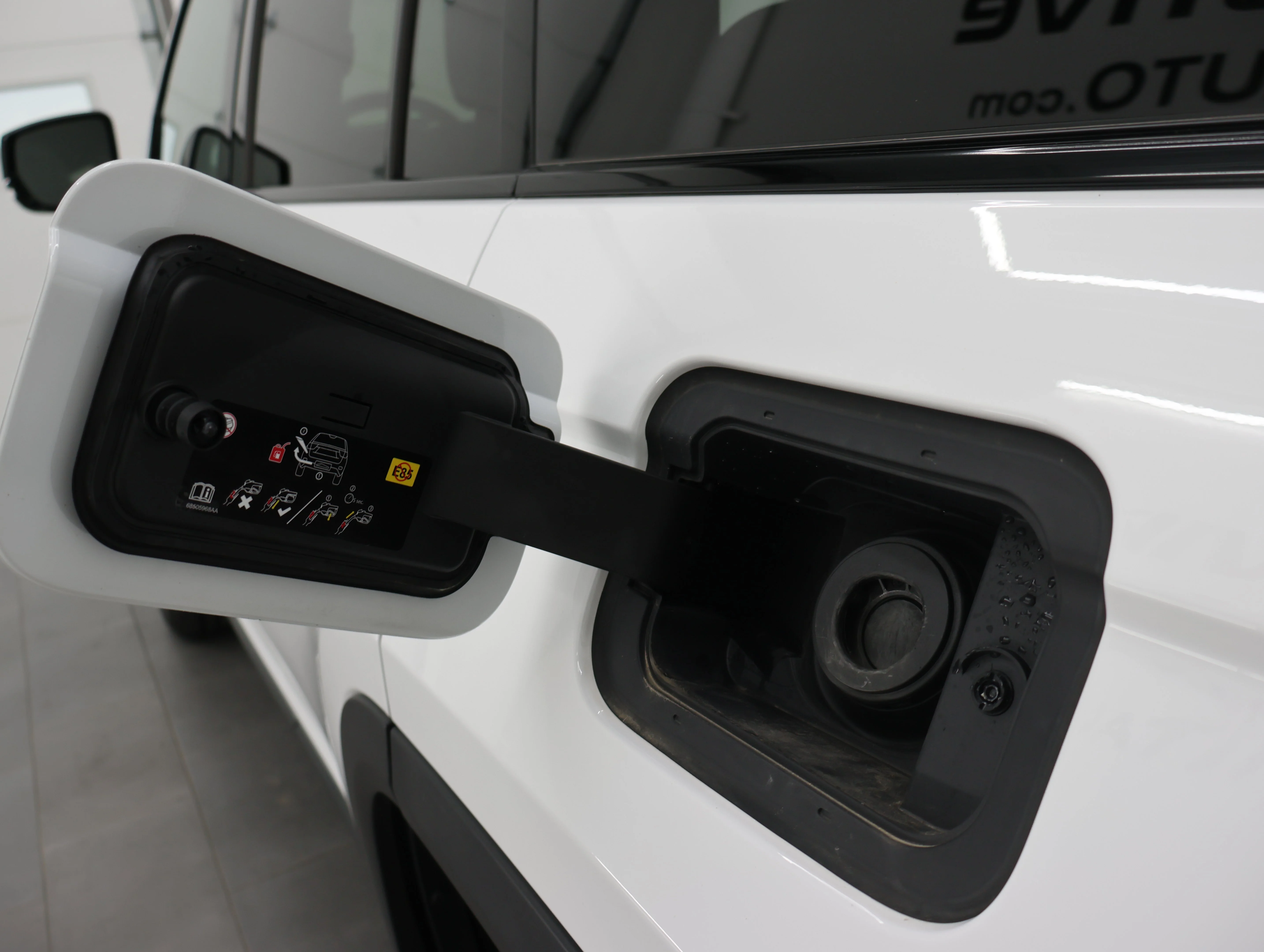 Used 2023 Bright White Clearcoat Jeep Altitude X image 32