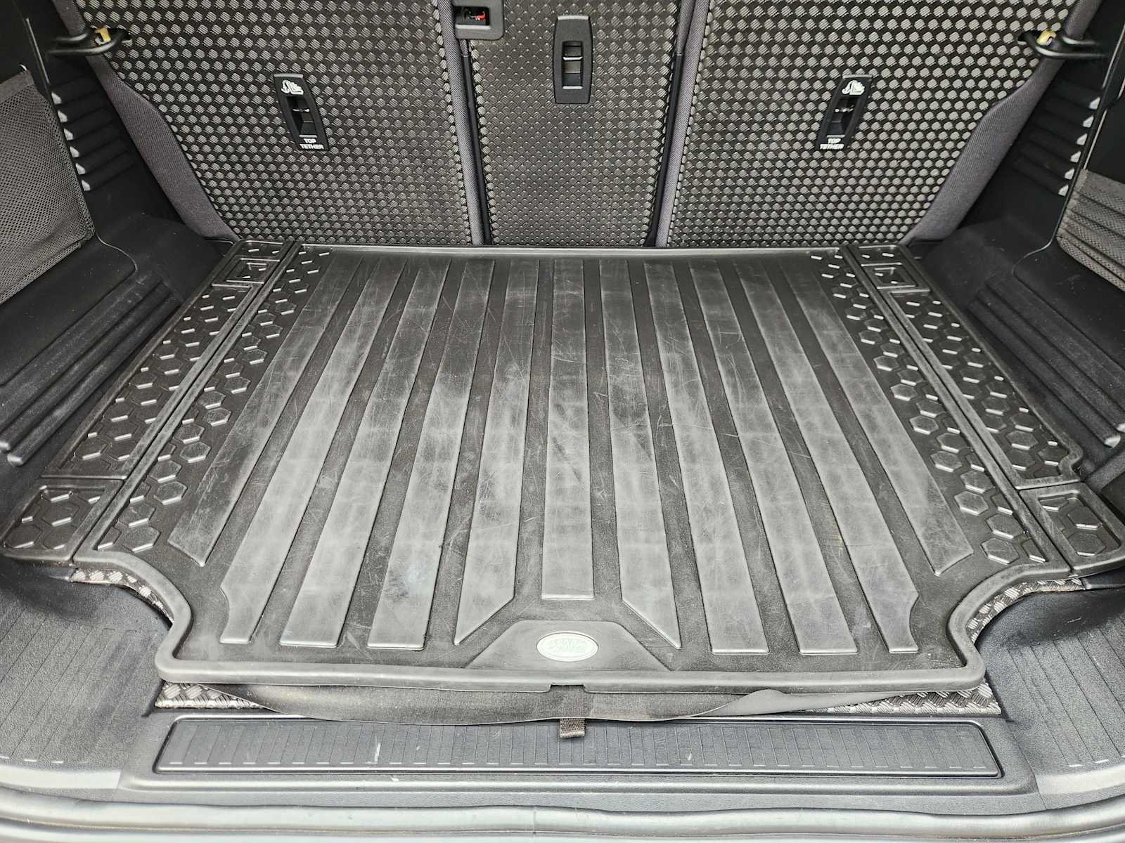 Used 2020 Eiger Grey Metallic Land Rover X image 31