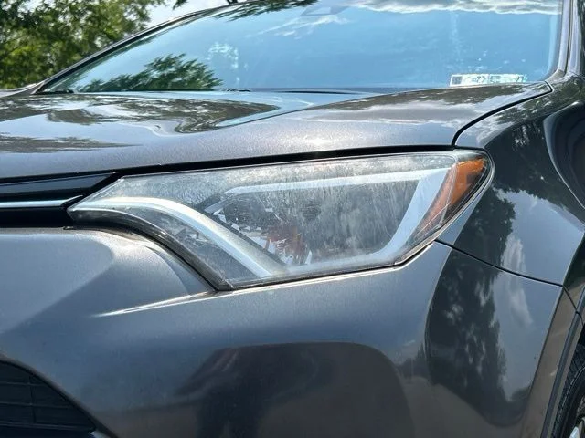Used 2018 Gray Toyota LE image 9