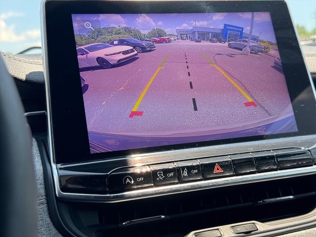 Used 2023 Gray Jeep Latitude Lux image 24